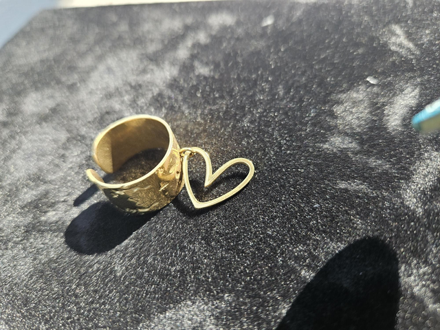 13 - Bague coeur acier inox dorée 