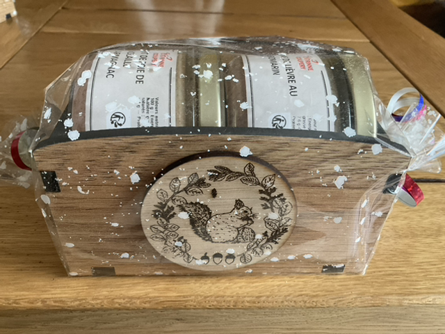 Coffret avec gravure 