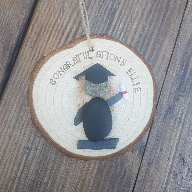 Graduation pebble log slice | Graduation plaque 