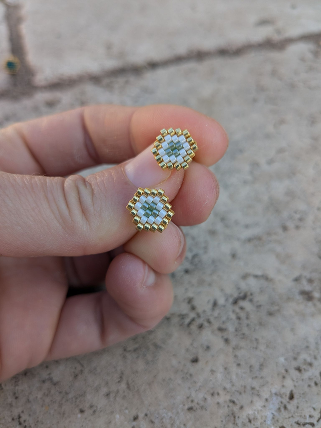 14- Boucles d&#039;oreilles puce hexagone