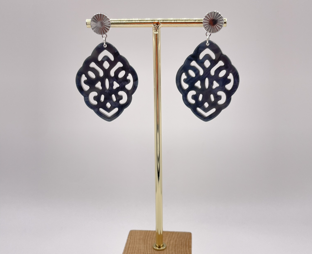 GREY ORNAMENT - Acrly Ornament