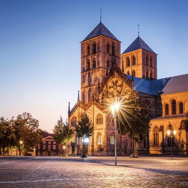 Dom bei Nacht