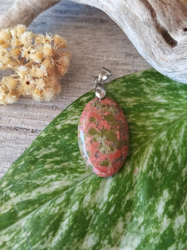 Pendentif en Unakite naturelle