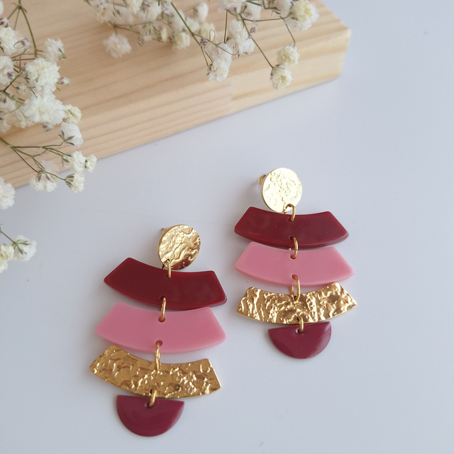 Boucles d'oreilles rectangles ondulés acétate et acier inoxydable doré