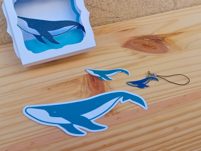 Kit Anniversaire La Baleine – Sticker, marque-page & bijou de téléphone (édition limitée)