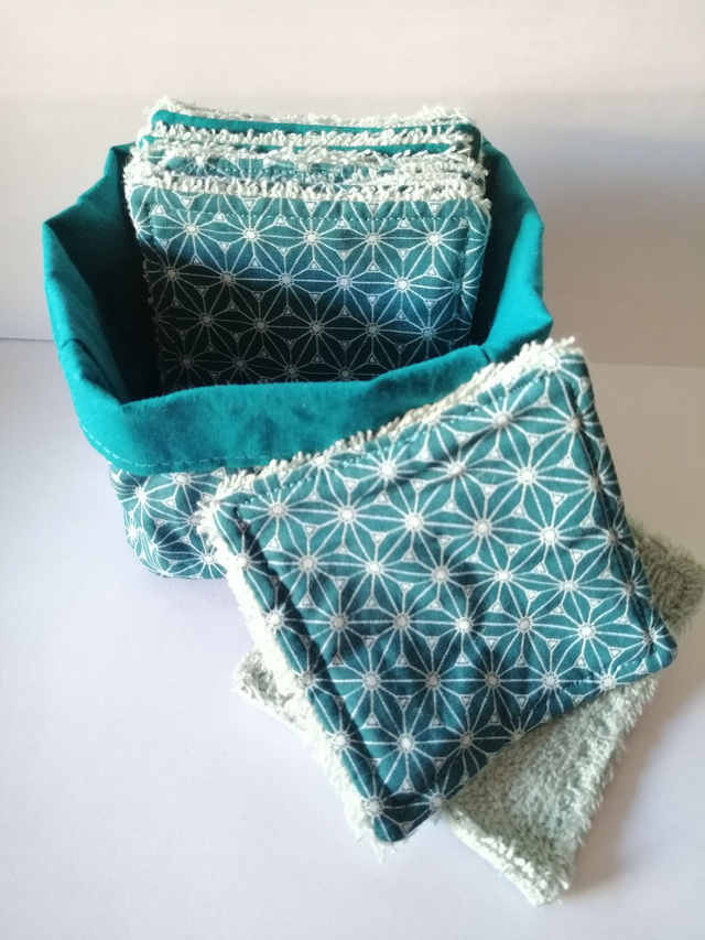 Carrés démaquillants éponge et panière assortie