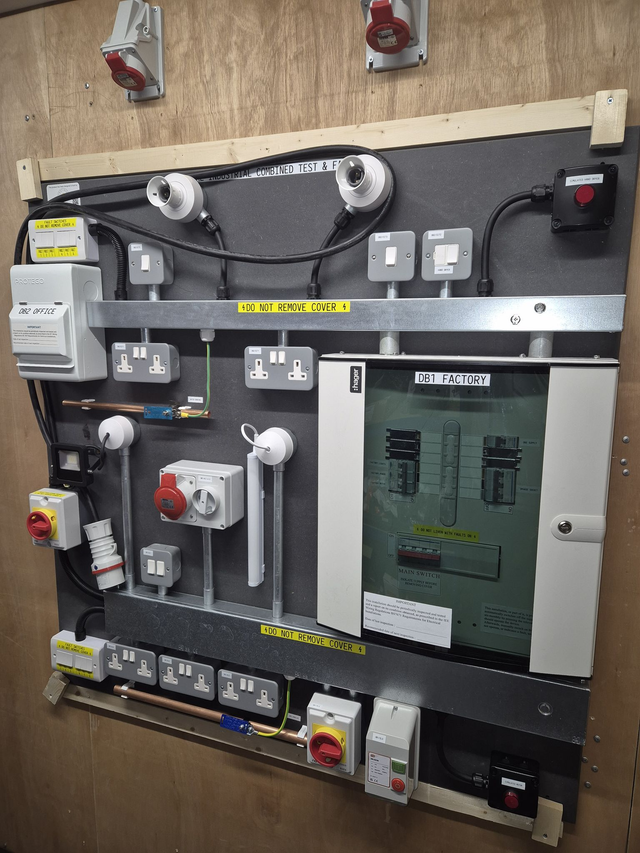 The Industrial Combined Test & Inspection/Fault Diagnosis Rig