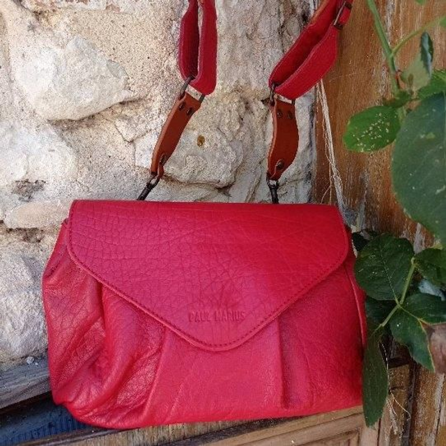 Le Suzon M Rouge Carmin