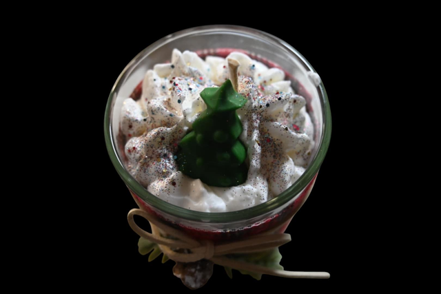 Bougie de Noël Parfum Pin des Landes – Ambiance Forêt Enneigée & Fêtes Chaleureuses