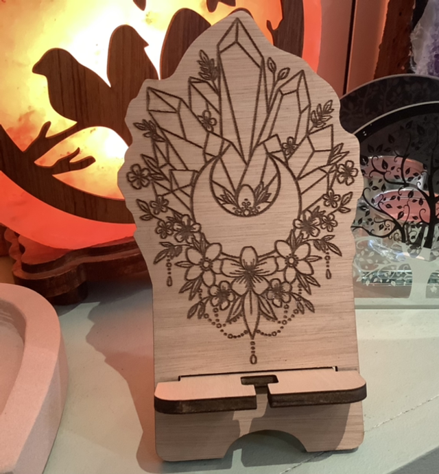 Support pour téléphone portable en bois gravé cristaux 