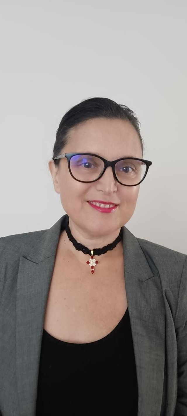 Collier avec croix rouge rubis 