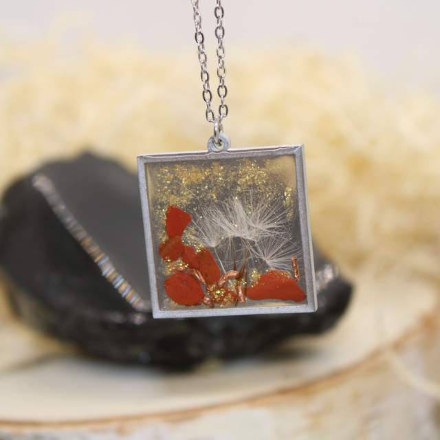 Pendentif Jaspe rouge et graines de Pissenlit