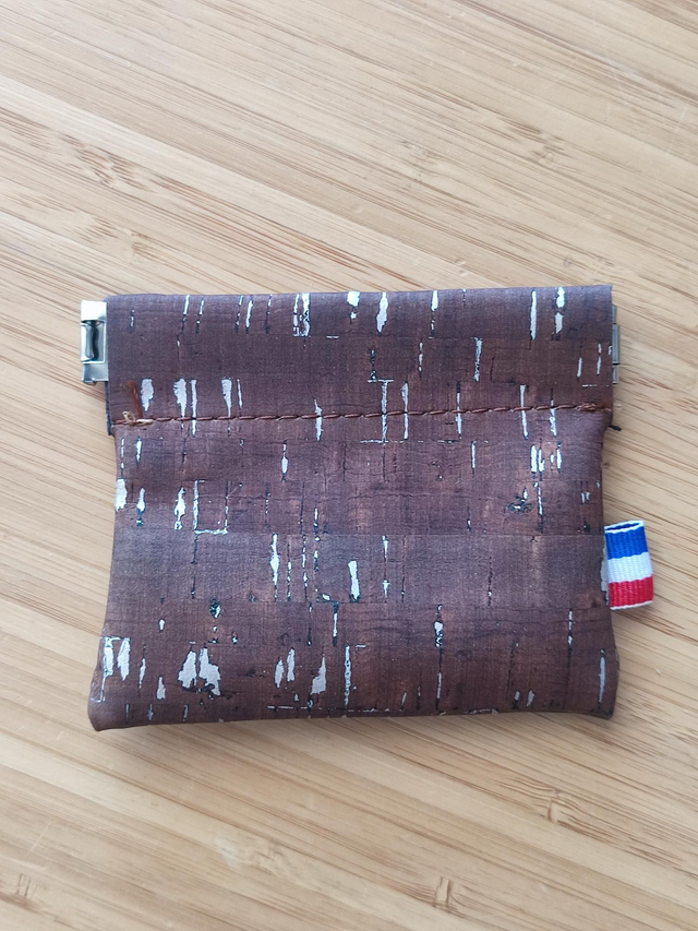 Porte monnaie clac clac marron strié argent 