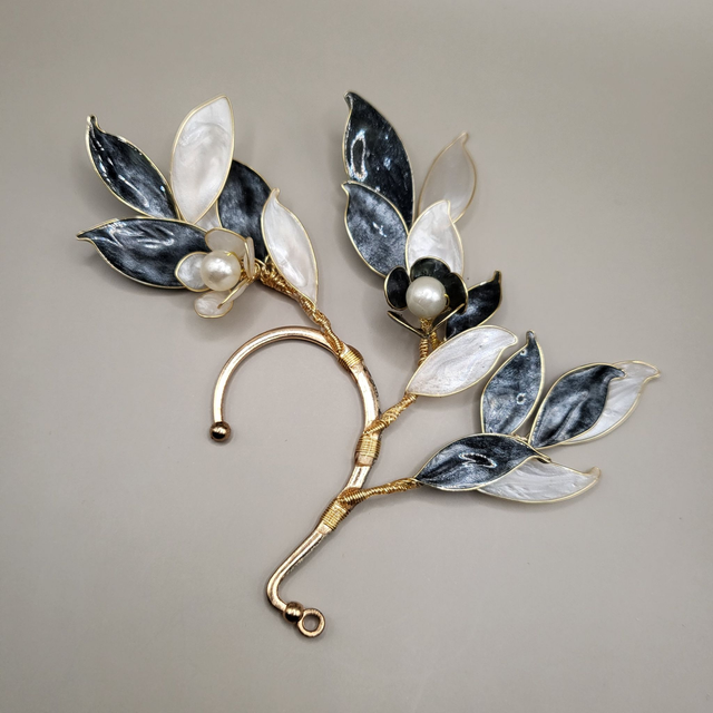 TOUR D'OREILLE en résine Noir et Nacré "MERCREDI" - accessoire cheveux