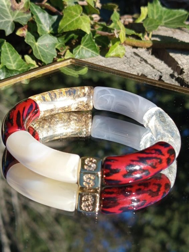 Bracelet jonc perles tubes acrylique léopard Indrani Laality