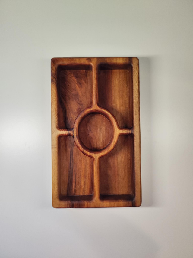 Grignotier rectangulaire en noyer 