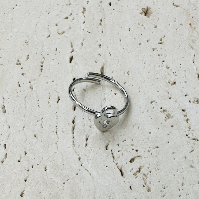 Ring slotje hartje zilver 