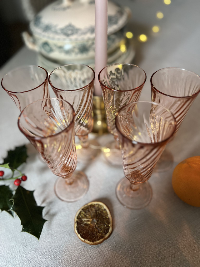 ROSALINE - Ensemble de 6 flûtes à champagne en verre rose Luminarc