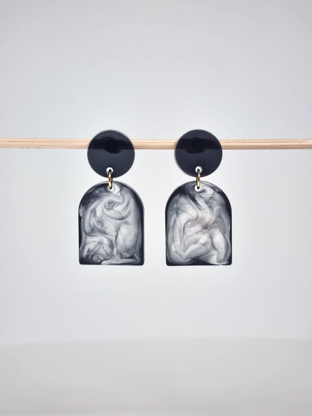 Puce et arche : noir marbré 2