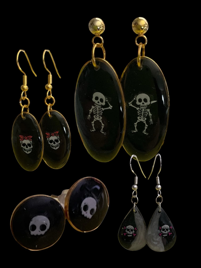 COLLECTION "SKULL "  acier inoxydable =AI ,Résine UV _ Divers modèles au choix