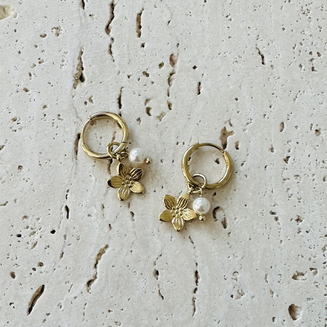 Oorbellen bloem goud 