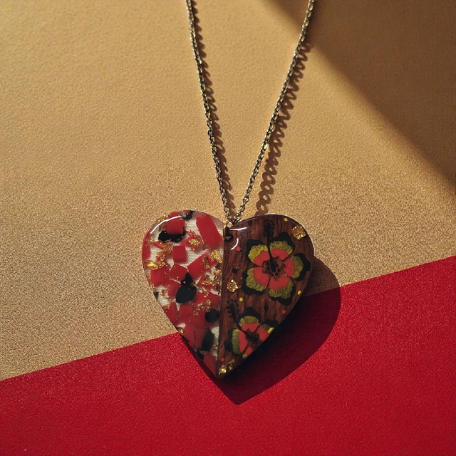 Collier dessiné Flora acier inoxydable rouge noir et doré bi matière