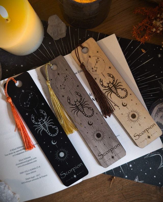 Marque-page Scorpion en bois noir