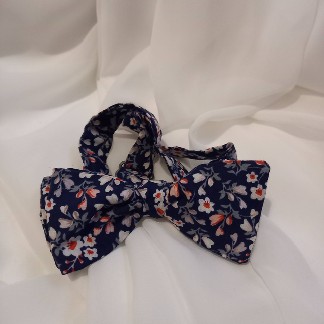 Noeud papillon NAVY FLOWER