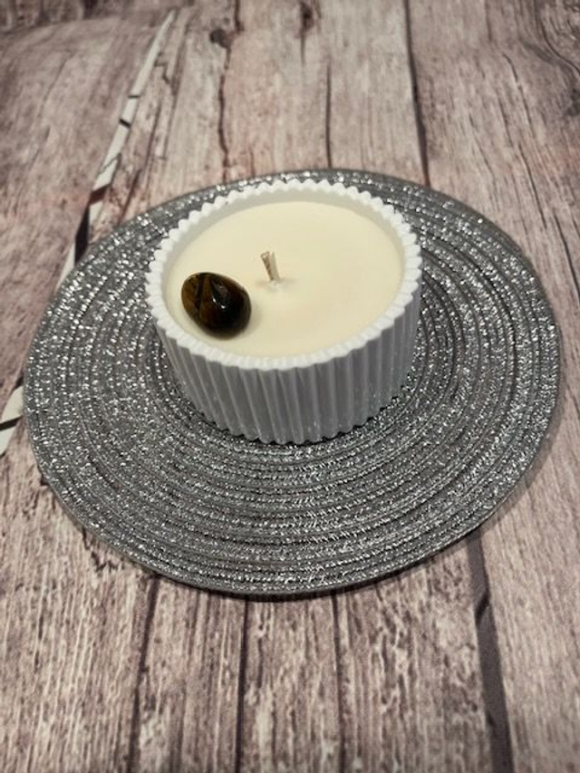 Bougie en pot Oeil de tigre avec pierre de lithothérapie - 90 grammes