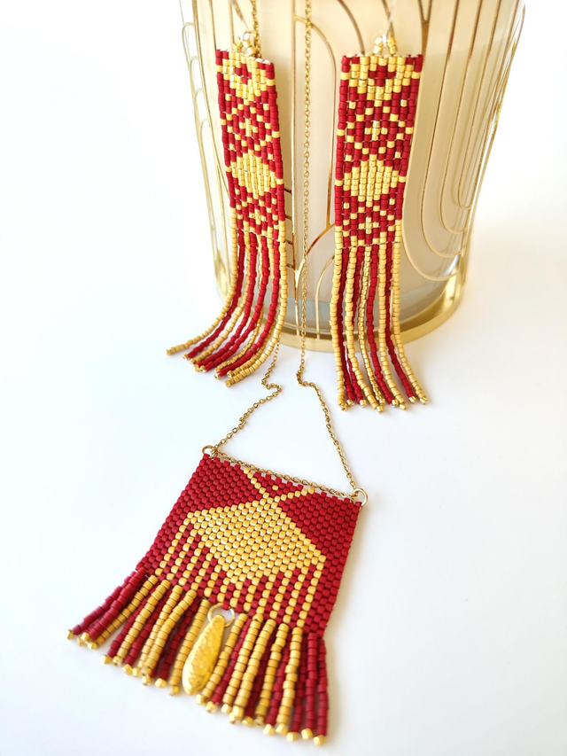 Conjunto colgante y pendientes rojo y oro