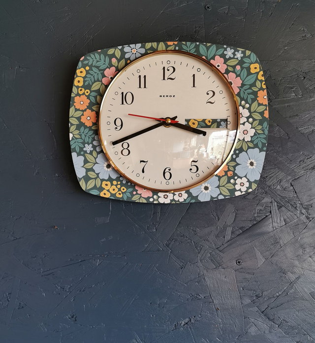 Horloge vintage pendule murale silencieuse "Beroz Fleurs vert"