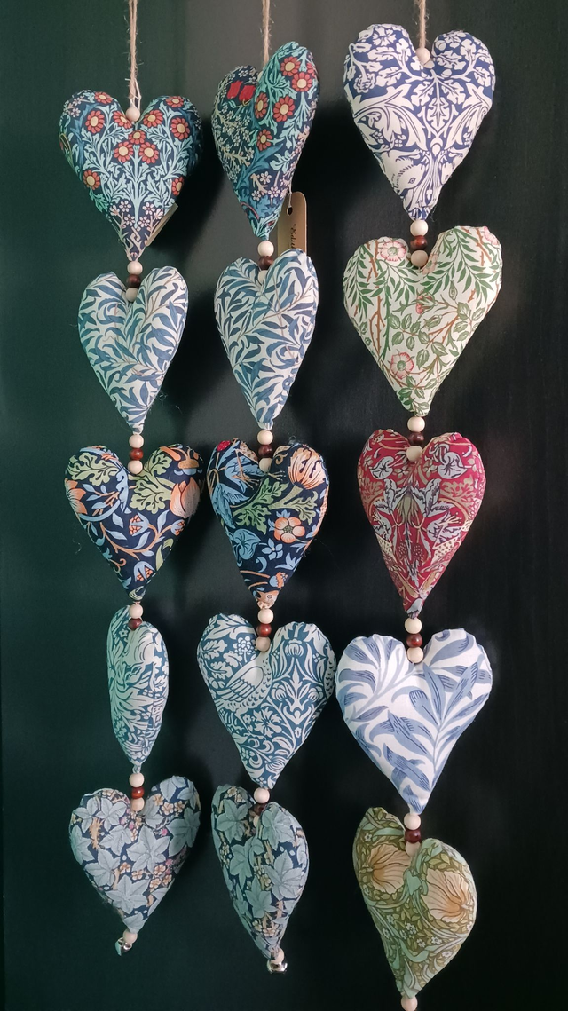 William Morris String of Hearts Hanging Garland Classic