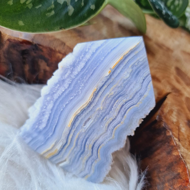 Blue Lace Agate Point 111g