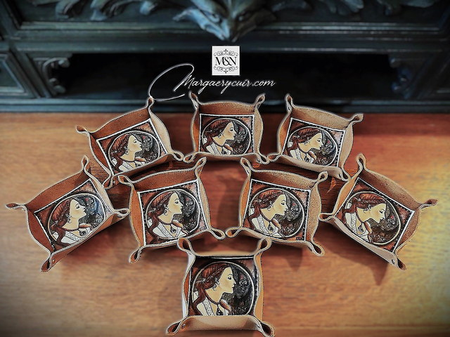 Vide-poche en cuir et tissu, Dame de Pérouges