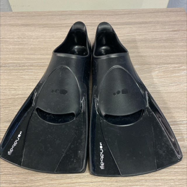 Preloved Nabaiji fins (size 4-5)