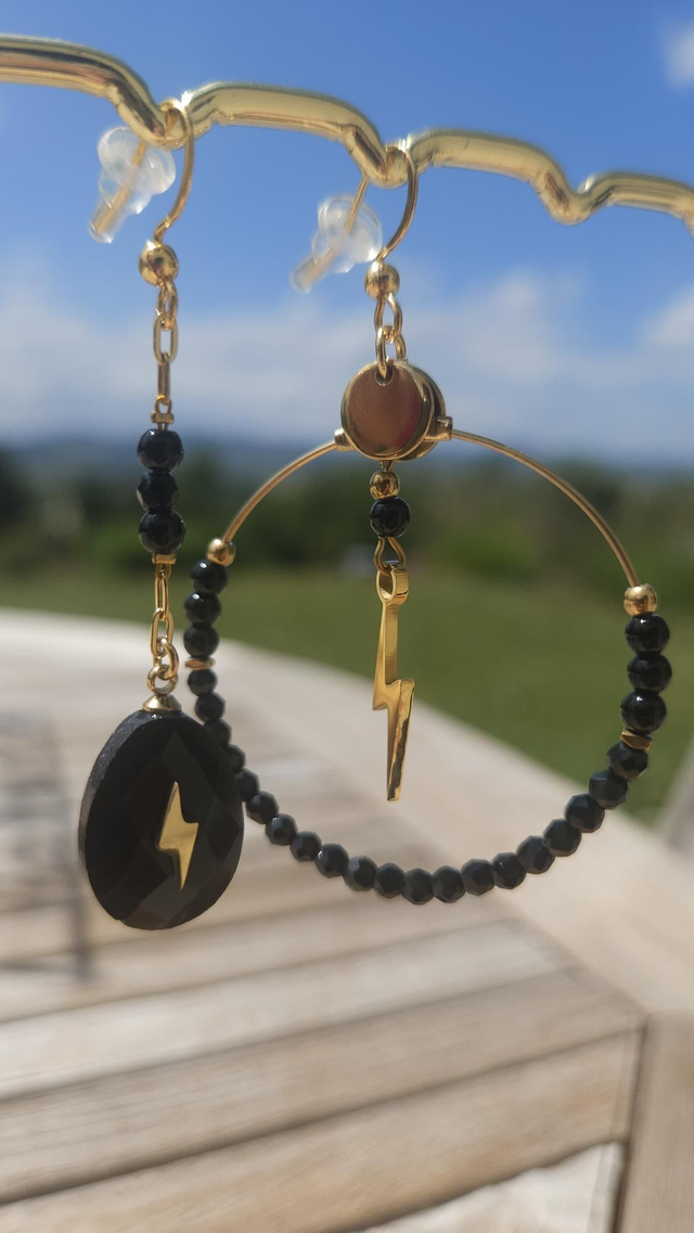 Boucles d'oreilles asymétriques 
