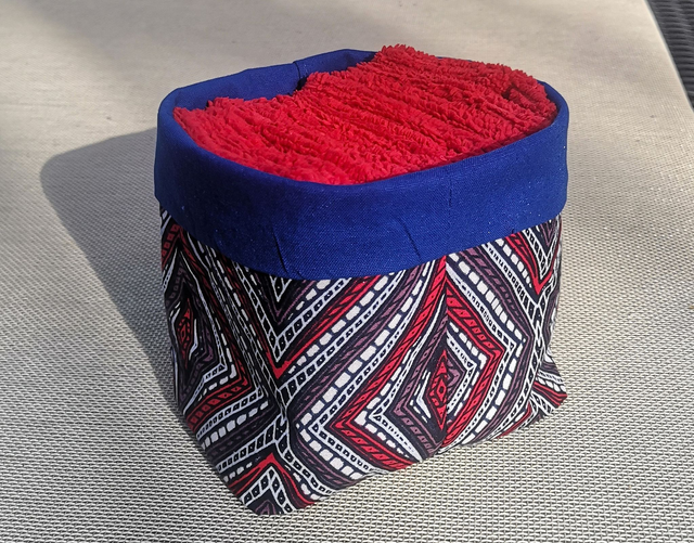 Panière Wax Mimi et 10 lingettes rouges