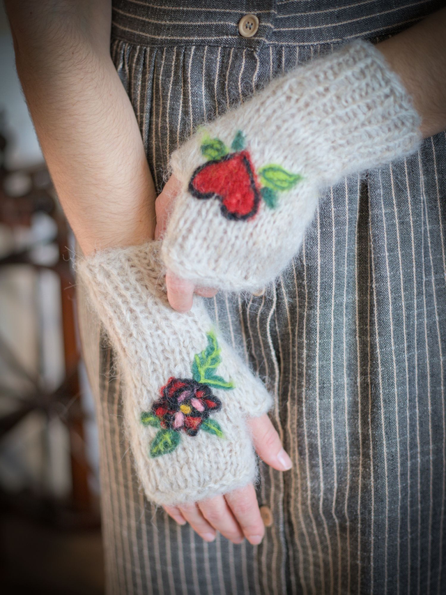 Mitaines Tatouées - La rose et le coeur