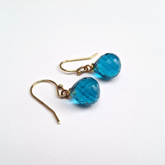 Verguld zilveren oorbellen met hydro quartz druppels