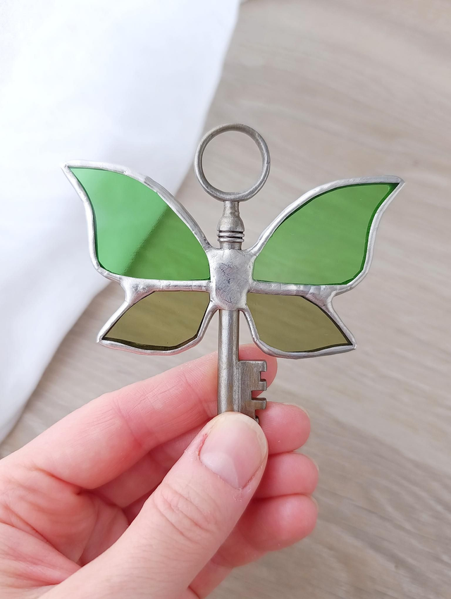 🗝️ Clé Féerique "Lua" verte en vitrail