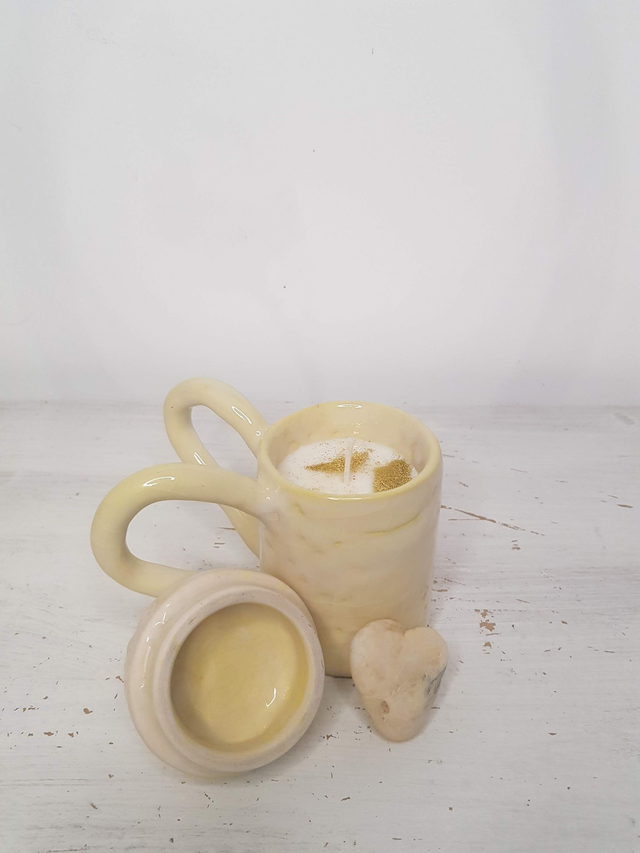 Bougie collection Neige éternelle (modèle tasse blanc et jaune)