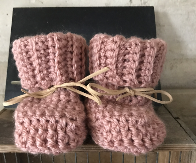Baby slofjes oud roze beige veter