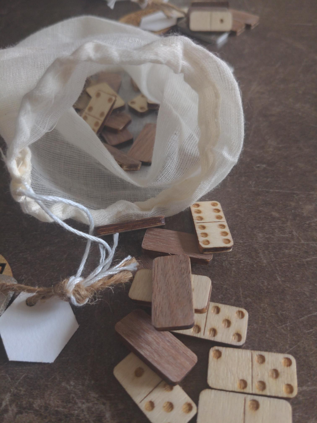 Dominos en bois
