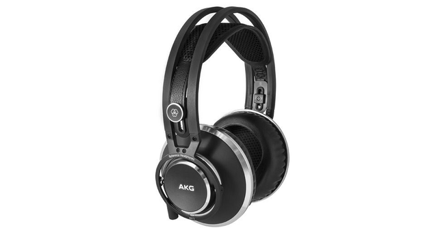 AKG K872