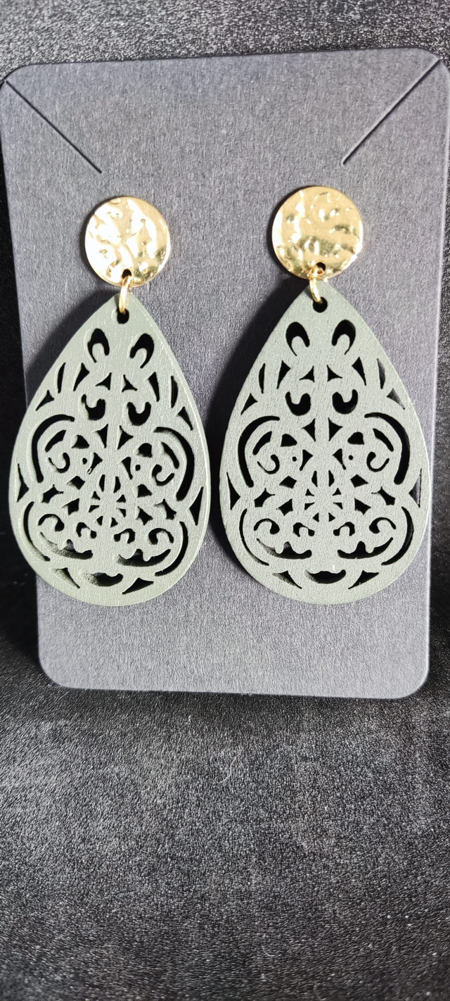 Boucles d’oreilles en bois – Motif ajouré