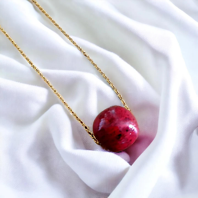 Collier perle rouge 