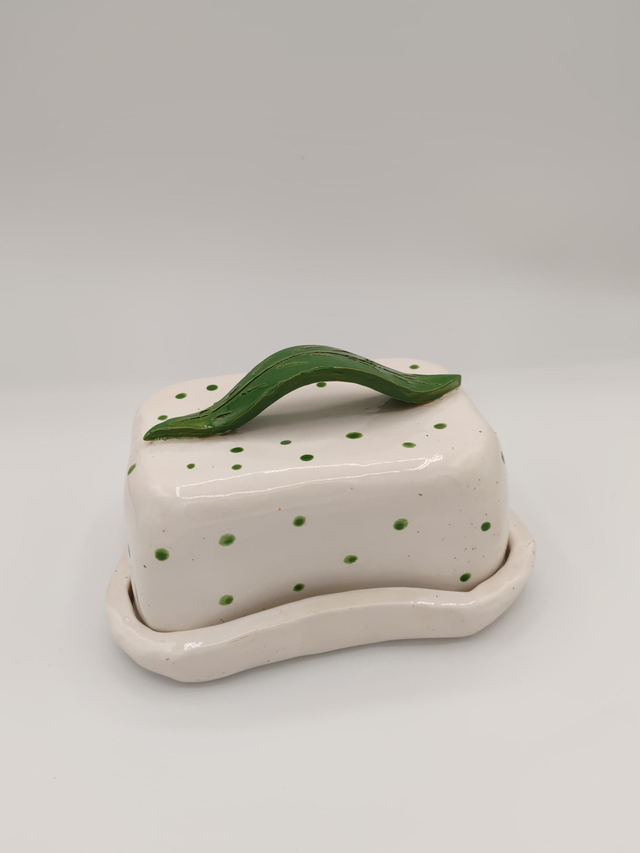 Beurrier rectangulaire à pois vert