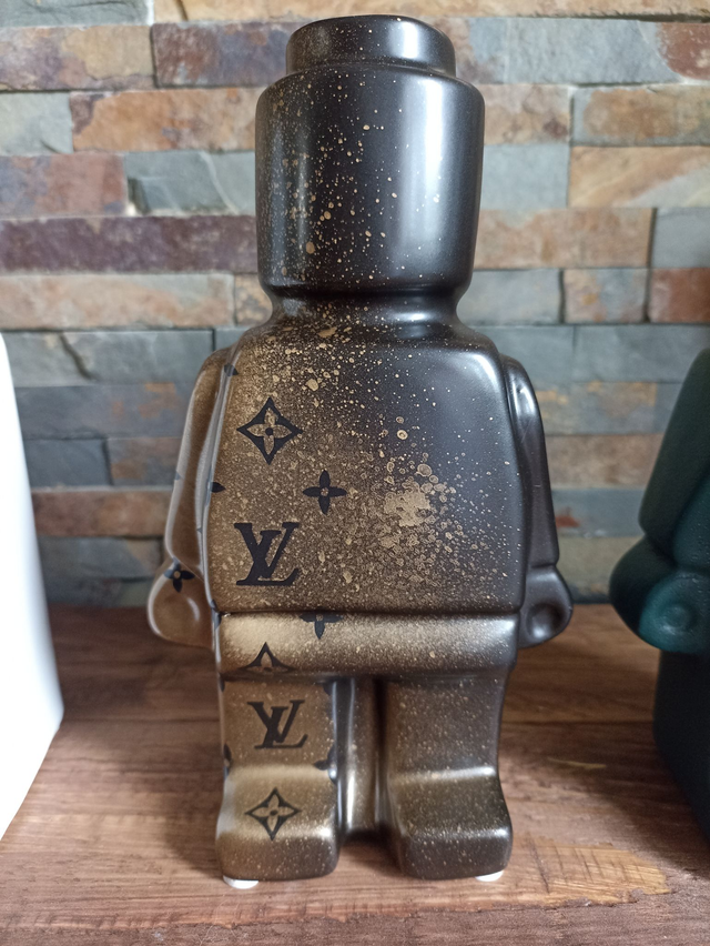 Vase en forme de personnage