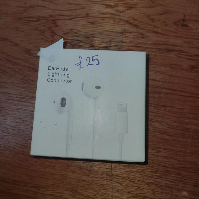 Earpod To Lighting Connector