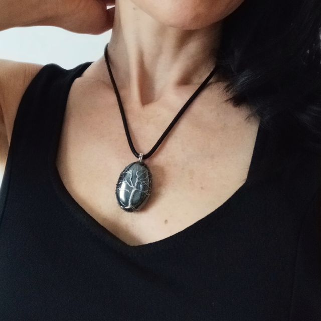 Pendentif Arbre de vie Hématite